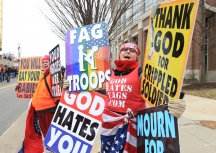 Westboro Baptist Church protesta pelas ruas